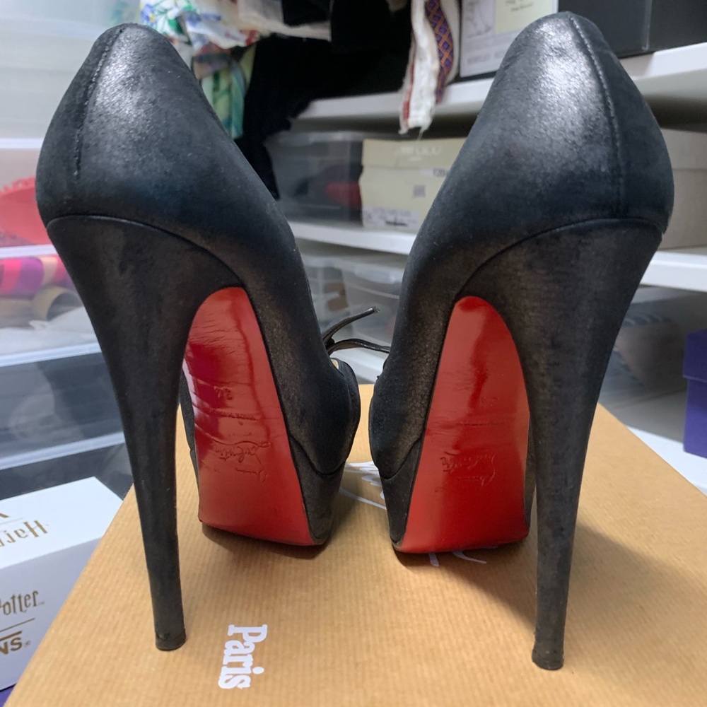 Christian Louboutin heals
